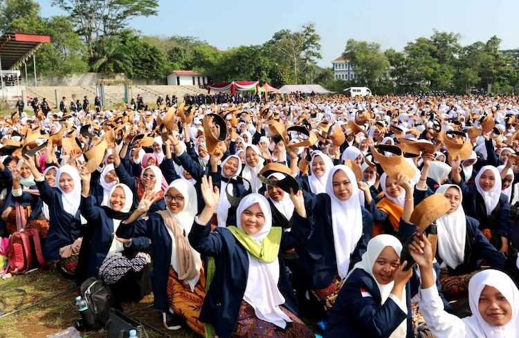 Wow! Lagi dan Lagi Universitas Bengkulu Raih 2 Rekor Muri Langsung dalam Kegiatan PKKMB 2023