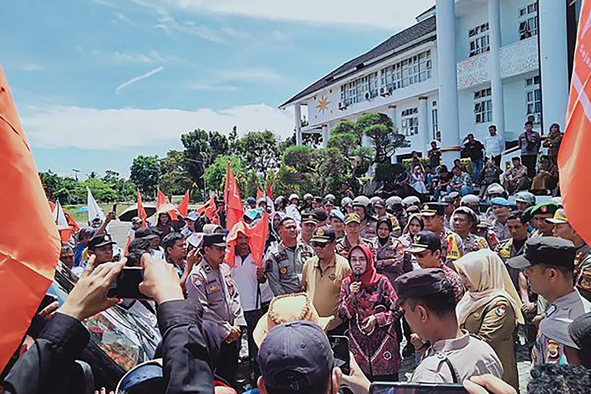 Aksi Demo Buruh Dikawal Ketat Polres Mukomuko, Pemkab dan Dewan Janjikan Ini