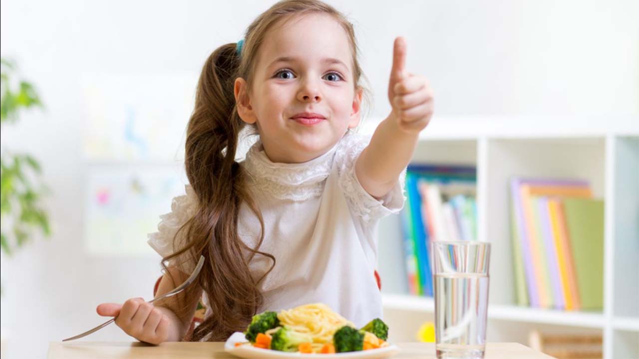 5 Makanan yang Wajib Dikonsumsi untuk Meningkatkan Daya Ingat dan Konsentrasi Si Kecil