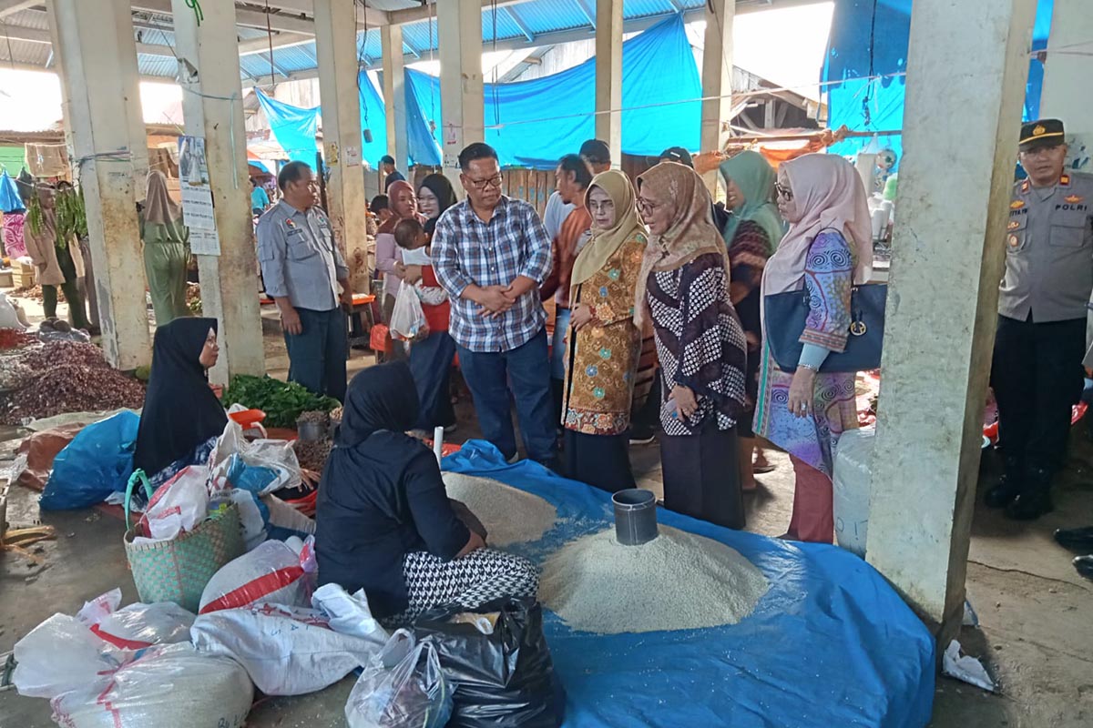 Cabai Mahal, Wakil Bupati dan TPID Mukomuko Sidak Harga Komoditi Pangan di Pasar Pulai Payung
