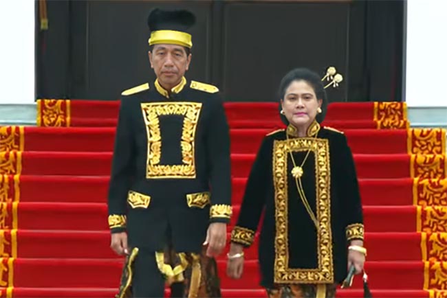 Ciri Khas Bapak Presiden Jokowi! Inilah Deretan Baju Adat yang Dikenakan Presiden Joko Widodo di HUT RI