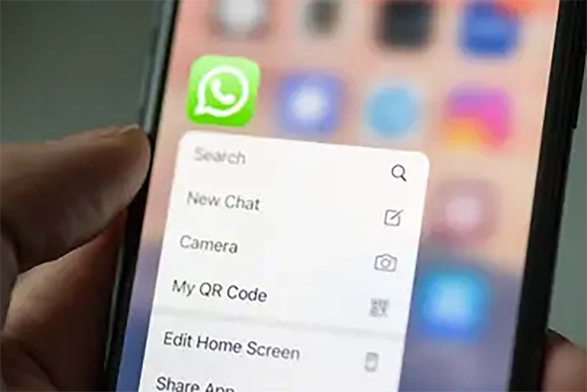 Heboh! Tampilan WhatsApp di iPhone Berubah Warna Menjadi Hijau, Ternyata Ini Alasannya