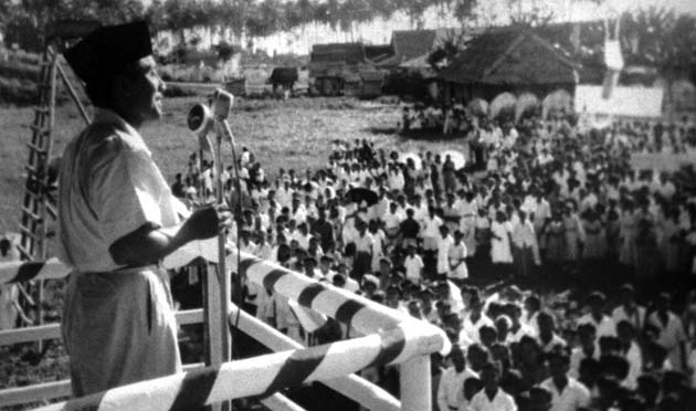 Pembakar Api Semangat Para Arek Suroboyo Bung Tomo, Dipenjara Soeharto