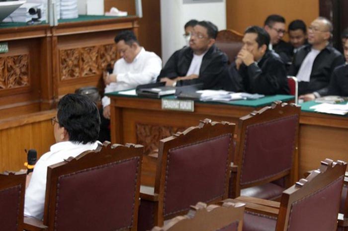 Lanjutan Sidang Dengan Pemeriksaan Terdakwa