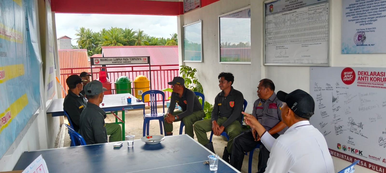 Anggota Linmas Pulai Payung Diberi Pembinaan Kedisiplinan 