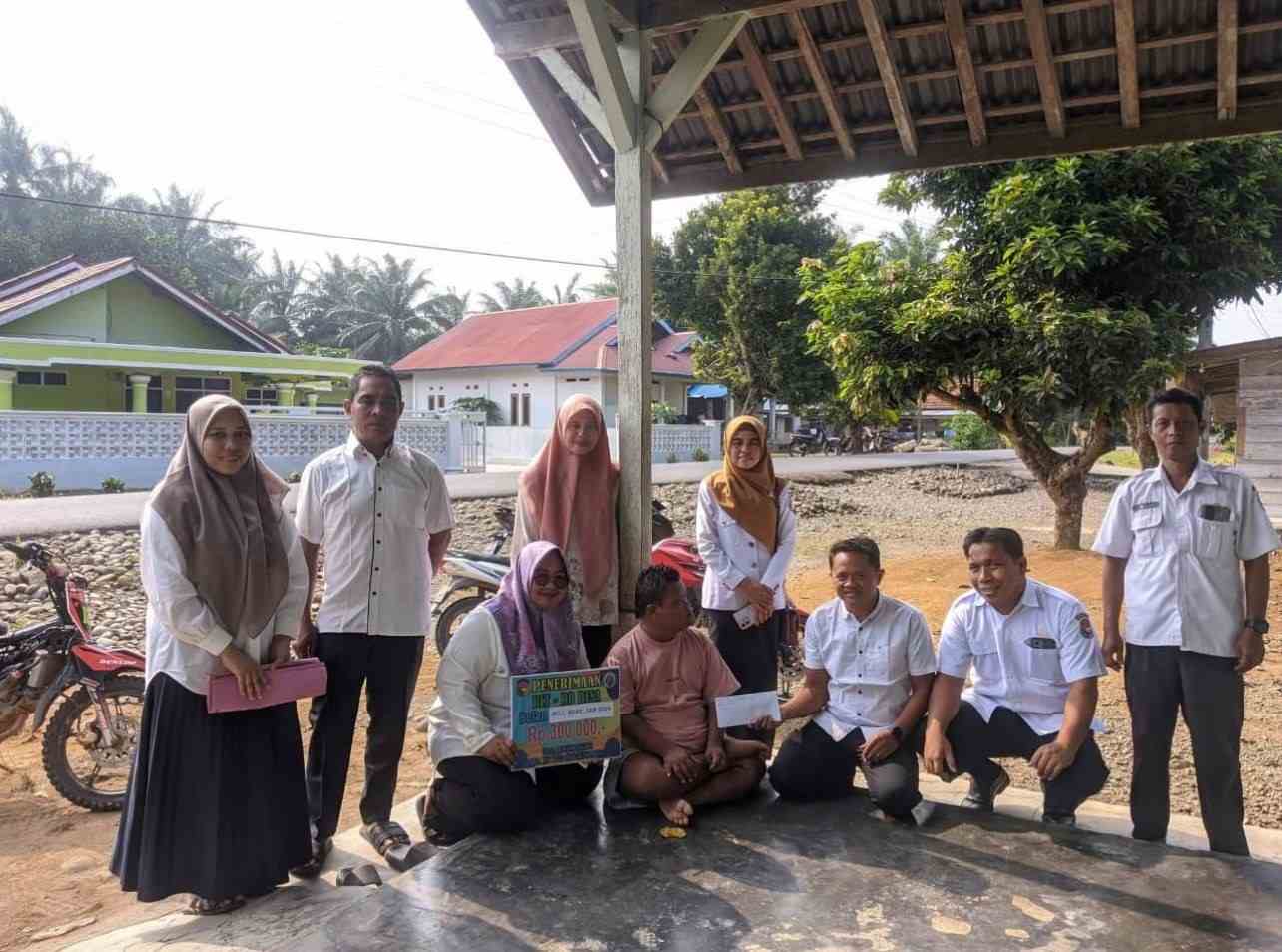 Pemdes Lubuk Sanai Dua Salurkan BLT-DD Triwulan Ke-3