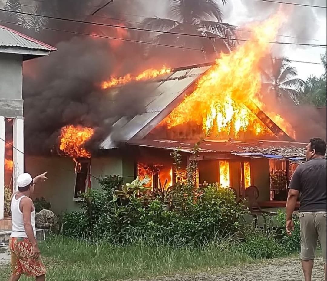 Kronologis Kebakaran Yang Hanguskan Rumah Nelayan Air Rami, Ini Penyebabnya