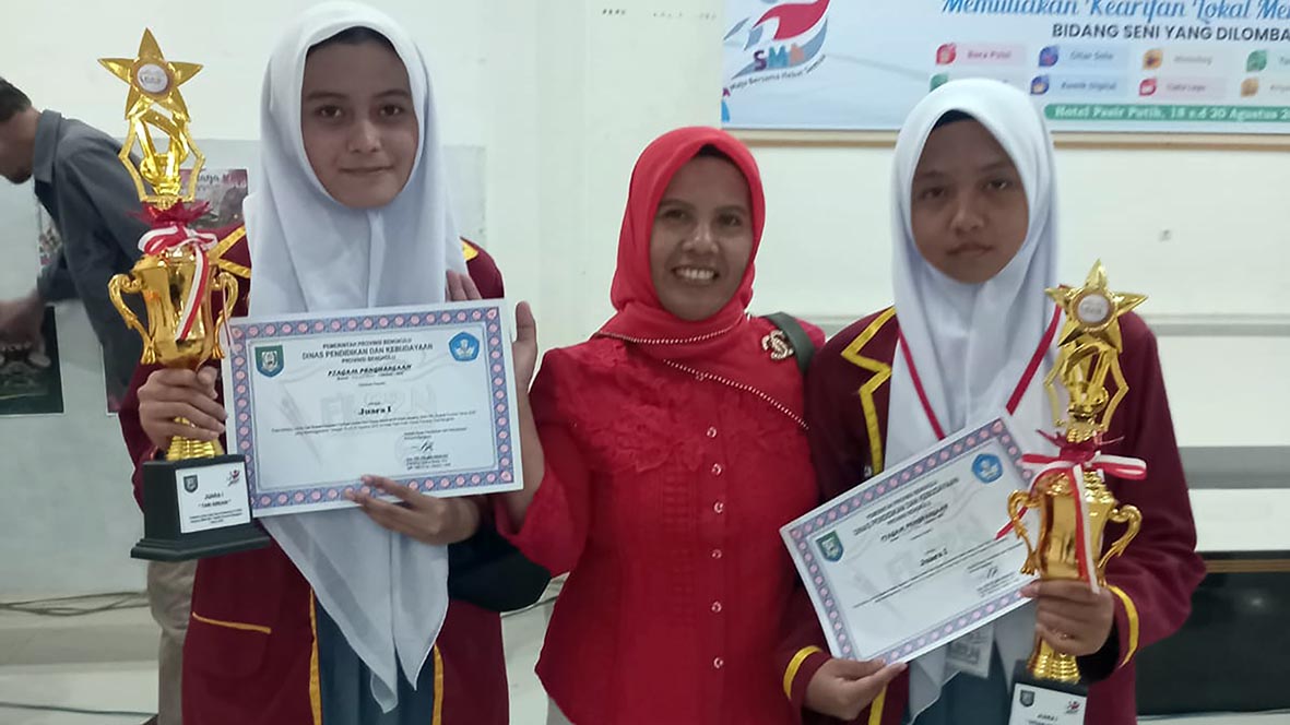 Siswa SMAN 1 Mukomuko Juara FLS2N Tingkat Provinsi Bengkulu   