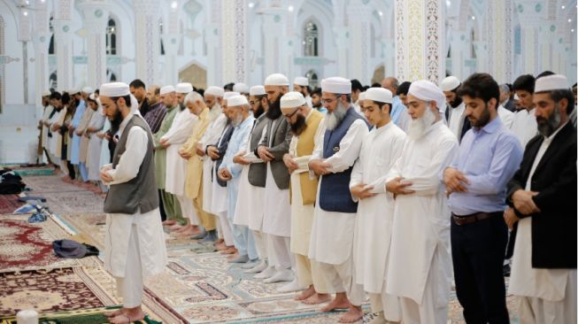 Sholat Idul Fitri Wajib Jamaahnya Mesti 40 Orang Ini Penjelasannya