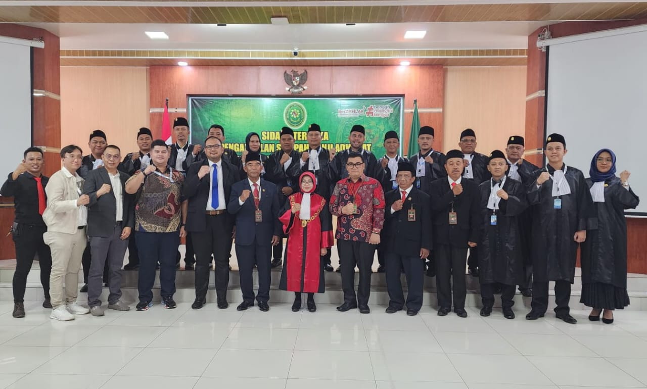 Putra Sumbar Ismail Novendra dari Peradi Utama Dilantik Bersama 193 Advokat di PT Banten  