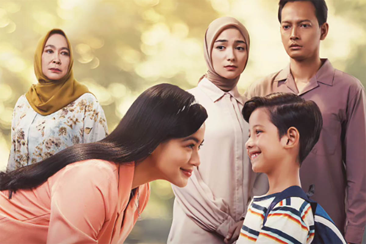 Sinopsis Film Indonesia ‘AIR MATA DI UJUNG SAJADAH’ yang Dibintangi Titi Kamal, Citra Kirana dan Fedi Nuril