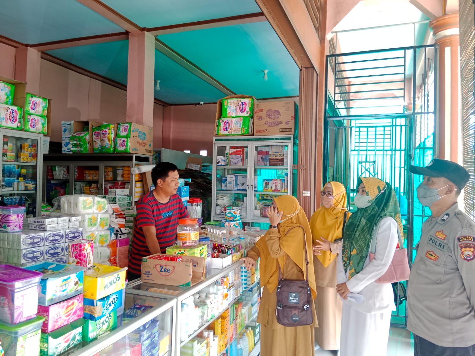 Cegah Penggunaan dan Penjualan Obat Cair