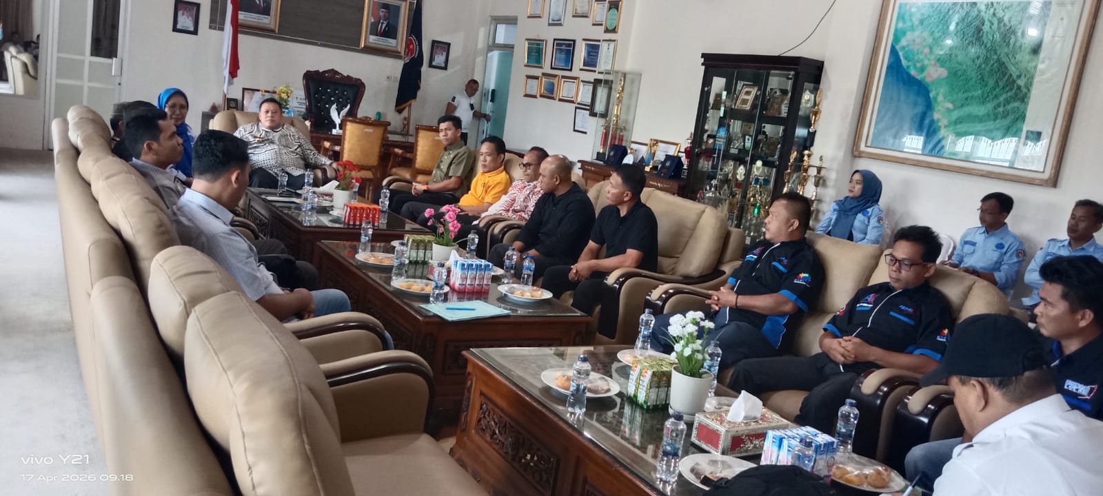 Terkait PHK, Bupati Kumpulkan Bos PT. KSM dan KAS dan Pekerja Di Ruangannya