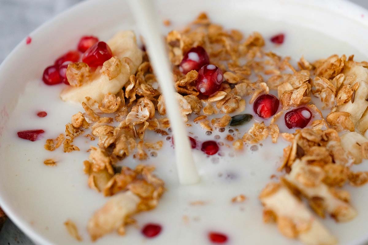 Apa yang Terjadi pada Tubuh Jika Kita Hanya Mengonsumsi Oat Milk Setiap Hari?