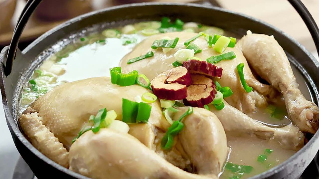 Bisa Bikin di Rumah! Begini Resep dan Cara Membuat Samgyetang, Makanan Khas Korea