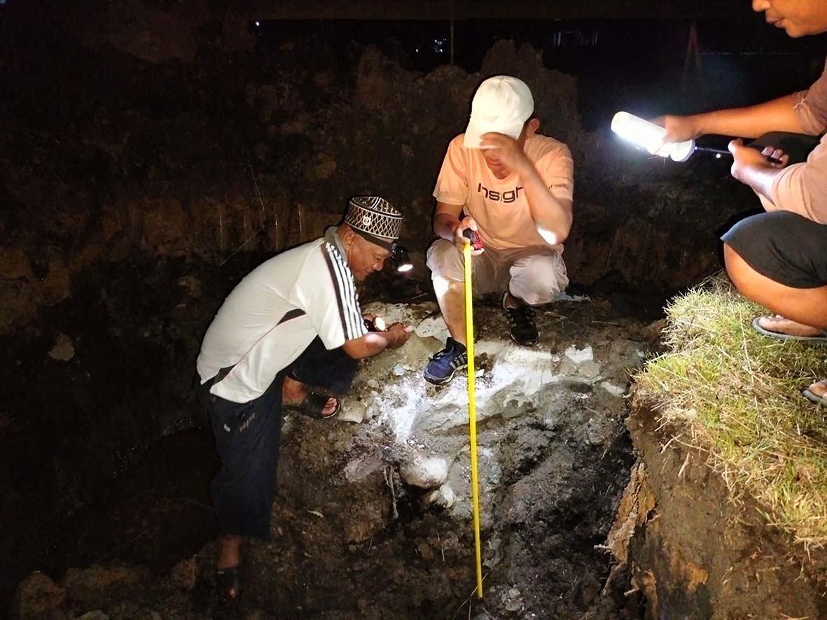 Heboh, Pekerja Temukan Bangunan Lama di Lokasi Proyek Rumah Adat Mukomuko