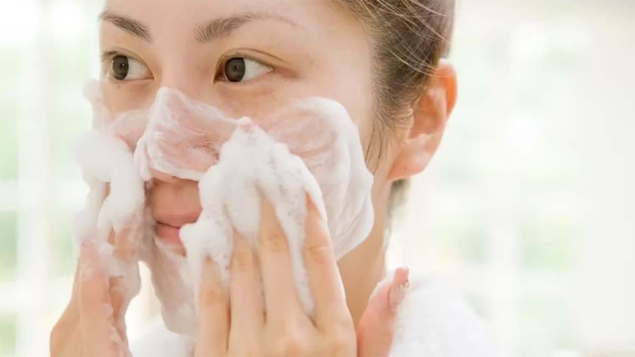 5 Kandungan Skincare untuk Mengecilkan Pori-Pori