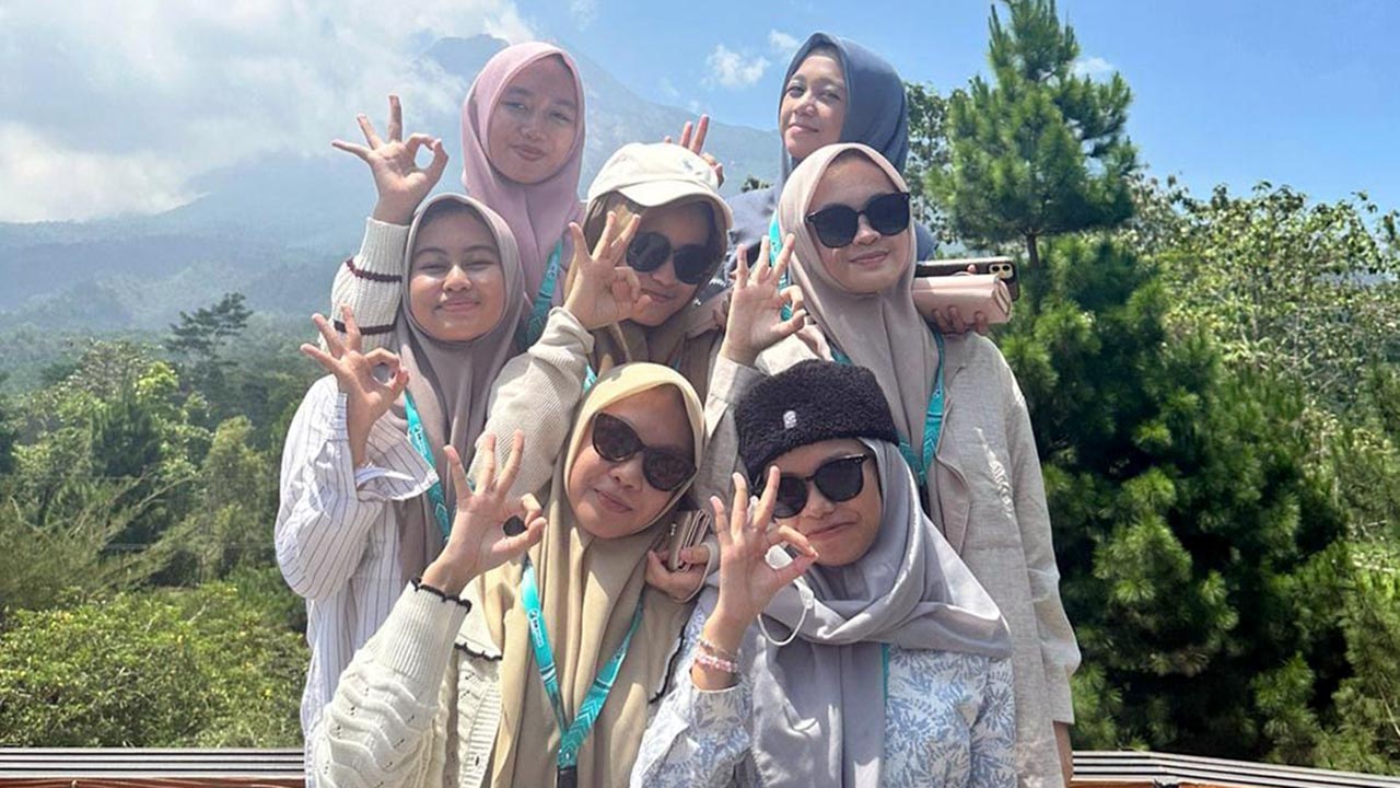 Unggah Foto Salam 3 Jari, Gen Z Mukomuko: Sapuan – Wasri  Pasangan Visioner Wujudkan Kemajuan Daerah