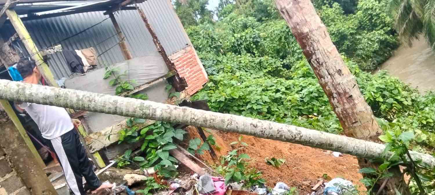 Beberapa Rumah di Desa Arah Tiga Terendam Banjir dan Rusak Berat Akibat Longsor 