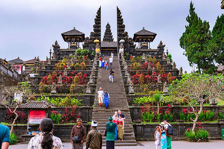Ini yang Membuat Daya Tarik Turis Pilih Wisata Ke Bali, Biayanya Murah Penduduknya Ramah 