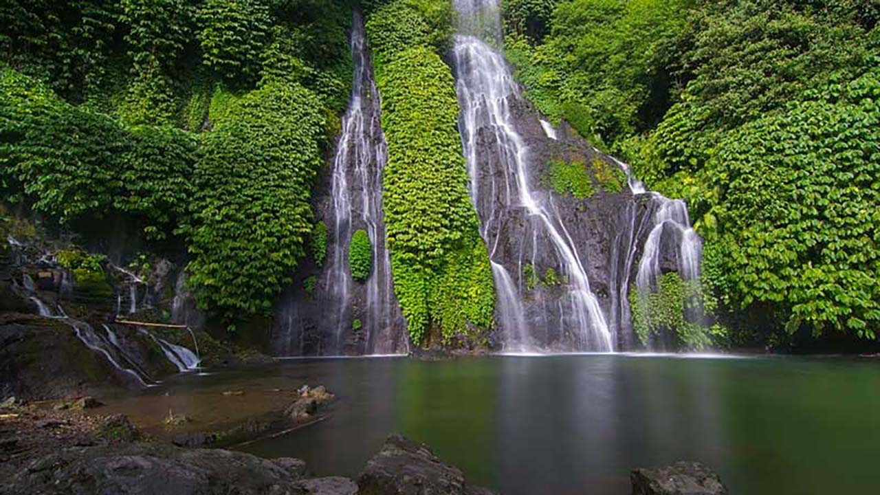 Cocok untuk Menjadi Tempat Healing dan Penghilang Penat, Inilah Kesejukan Air Terjun Buleleng Bali