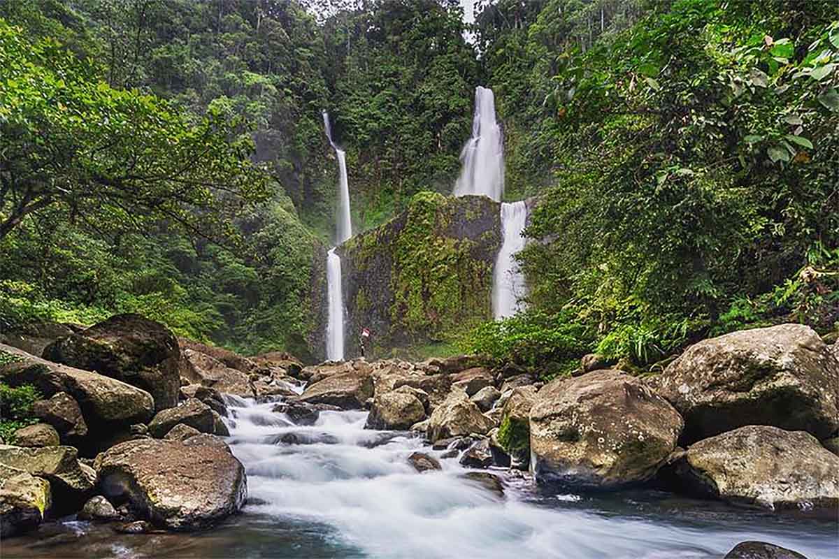 Wisata Air Terjun Curug Sembilan Bengkulu Sensasi Menyegarkan yang Sangat Indah dan Wajib Anda Kunjungi