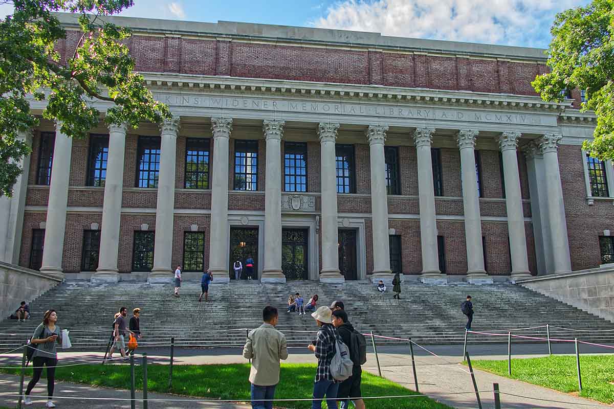 Wow! Kampus Harvard Akan Mulai Mengajarkan Bahasa Indonesia di Tahun Ajaran Baru