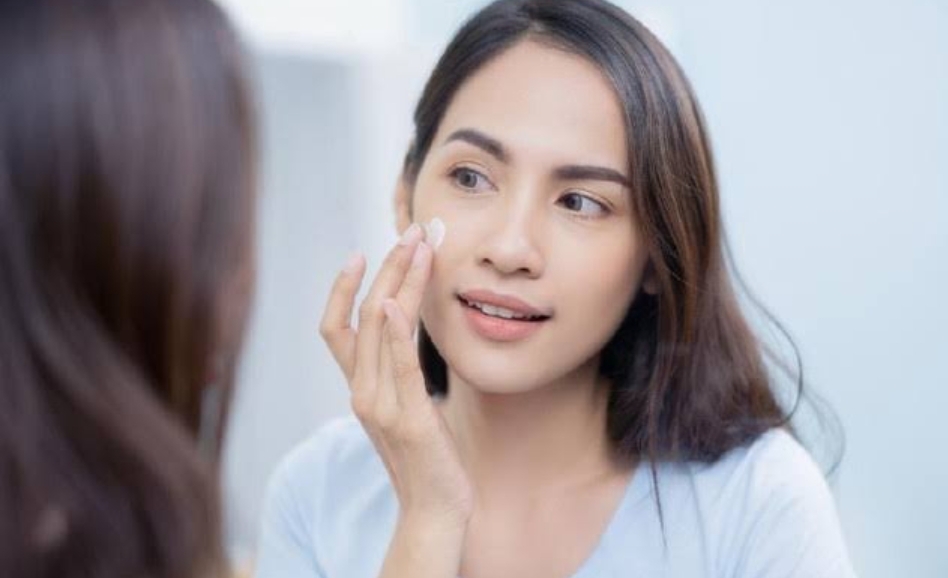 4 Sunscreen Tahan Air dan Keringat, Kulit Anda Tetap Glowing Tidak Mudah Terhapus Oleh Keringat