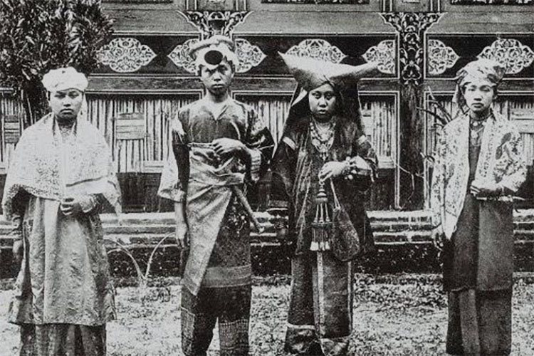 Asal Usul Nama Minangkabau dan Sejarah Suku Asli Minang