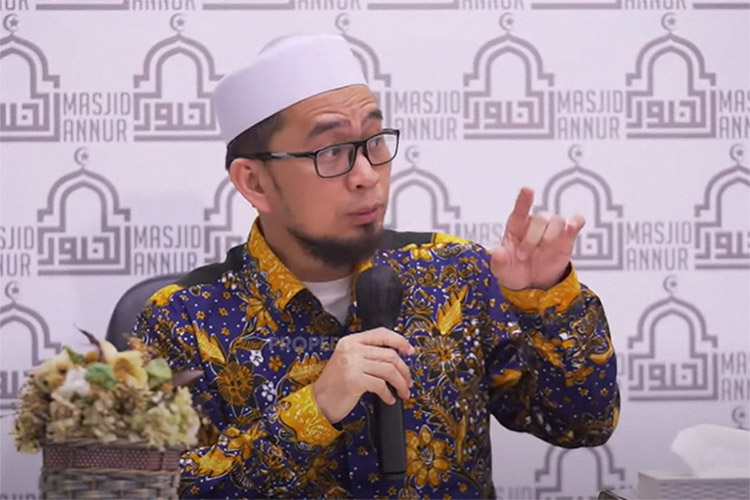 Mau Hidup Lebih Bahagia? Yuk, Ikuti Cara Bersyukur Ini dari Ustadz Adi Hidayat dengan Mengucapkan Kalimat Ini