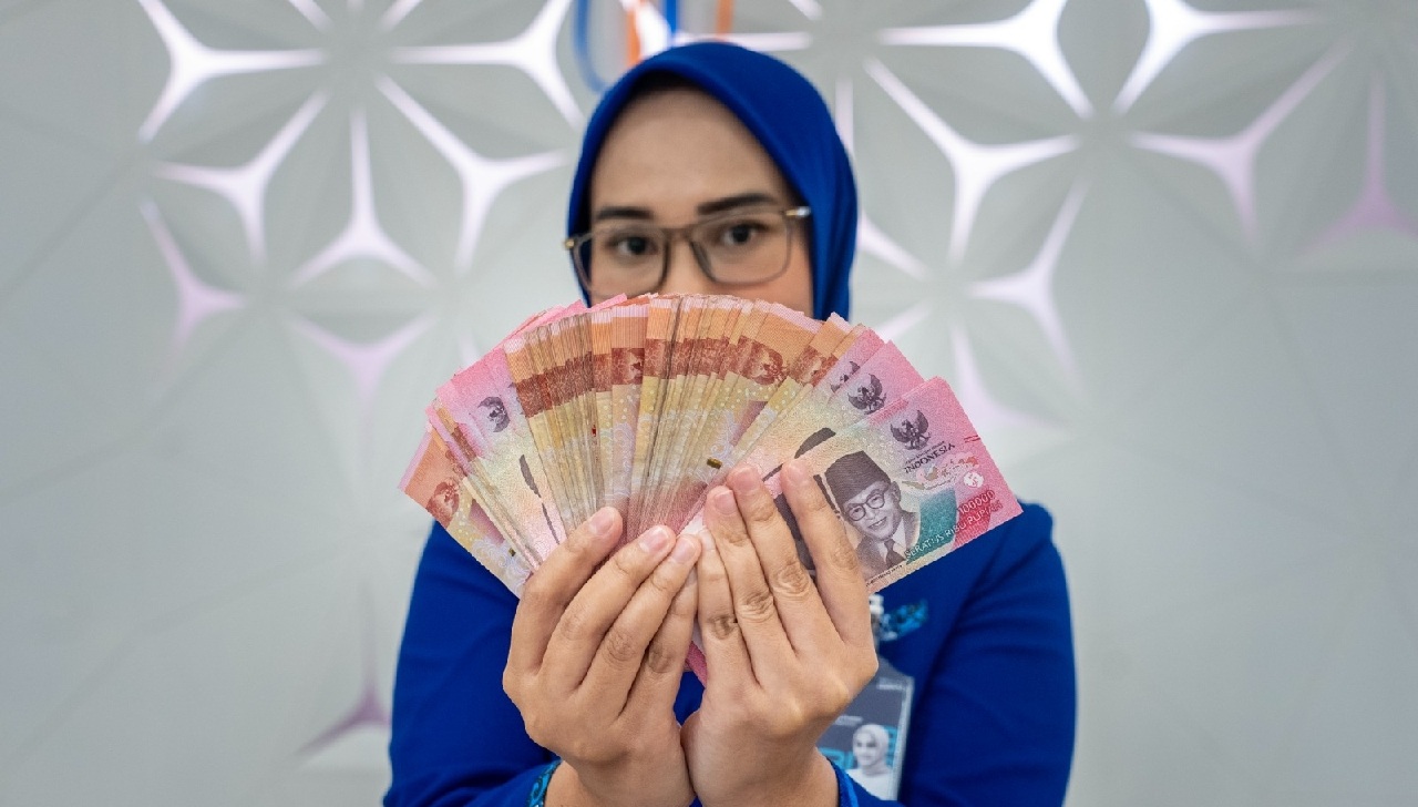 Perkuat Jaring Pengaman Sosial, BRI Sukseskan Penyaluran Bantuan Subsidi Upah