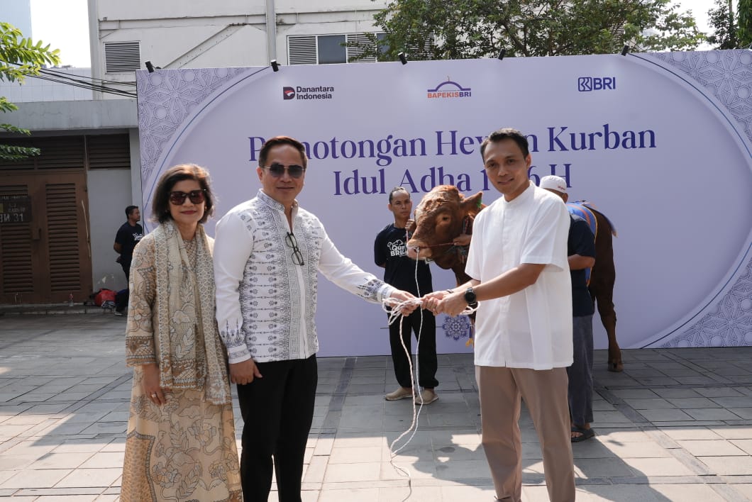 Semangat Berbagi Idul Adha 1446 H, Bapekis dan Karyawan BRI Salurkan 961 Hewan Kurban