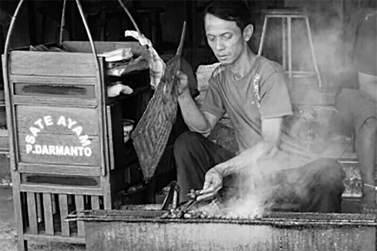 Menelusuri Asal-usul Sate yang Menjadi Kuliner Khas Indonesia