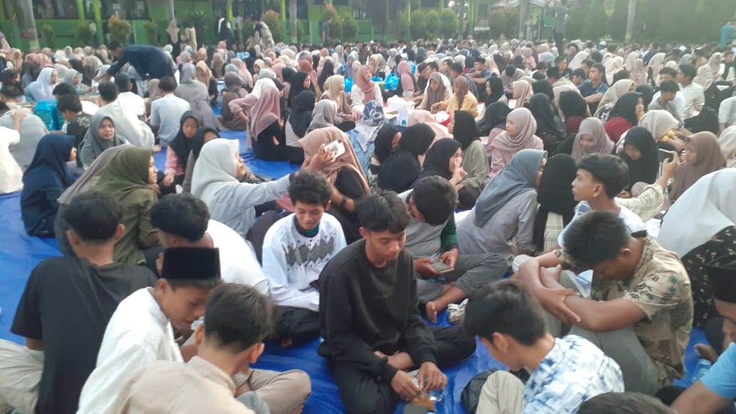 ﻿Jalin Slaturrahmi, Bukber SMAN 1 Mukomuko Sukses