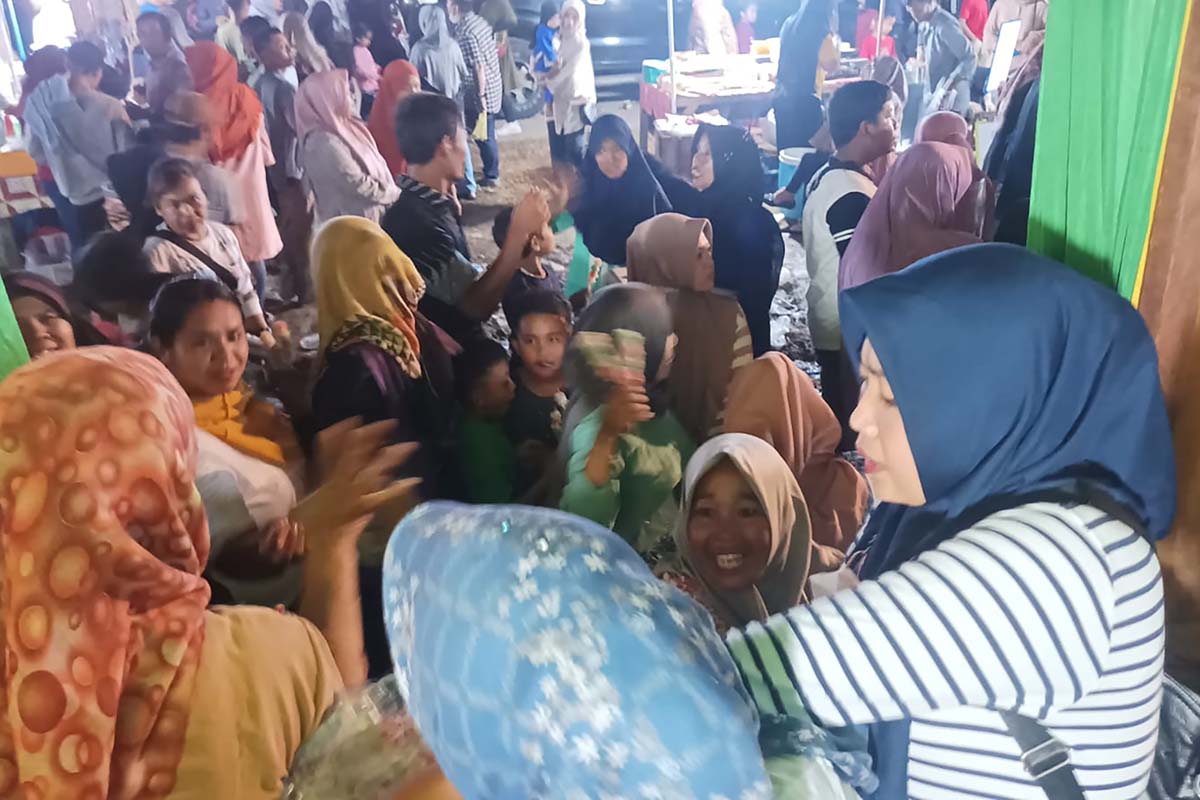 Makan Gratis HUT Diserbu Warga