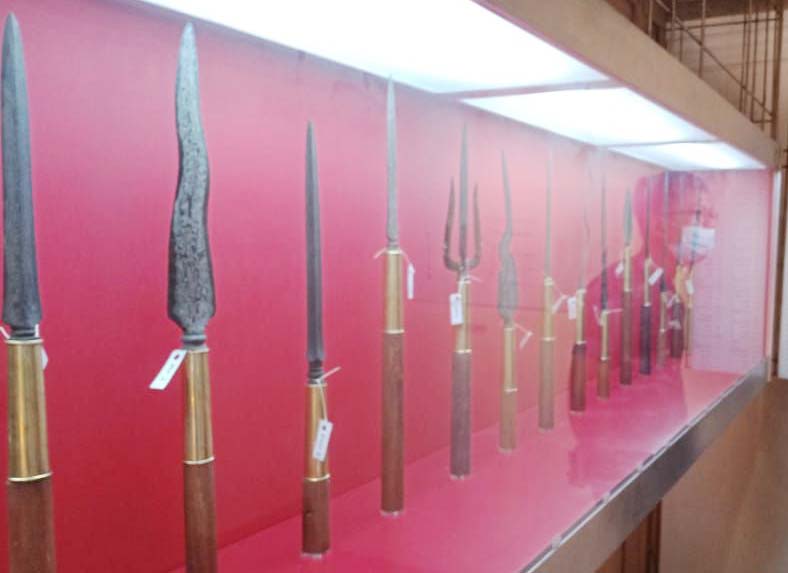 Senjata Tradisional Rakyat Melawan Penjajah, Keris, Rencong, Tombak, Golok Hingga Bambu Runcing