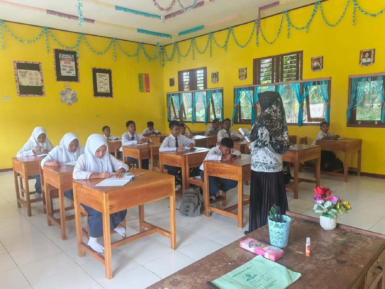 Pertama Masuk Sekolah Pasca Libur SMPN 22 Mukomuko Langsung KBM