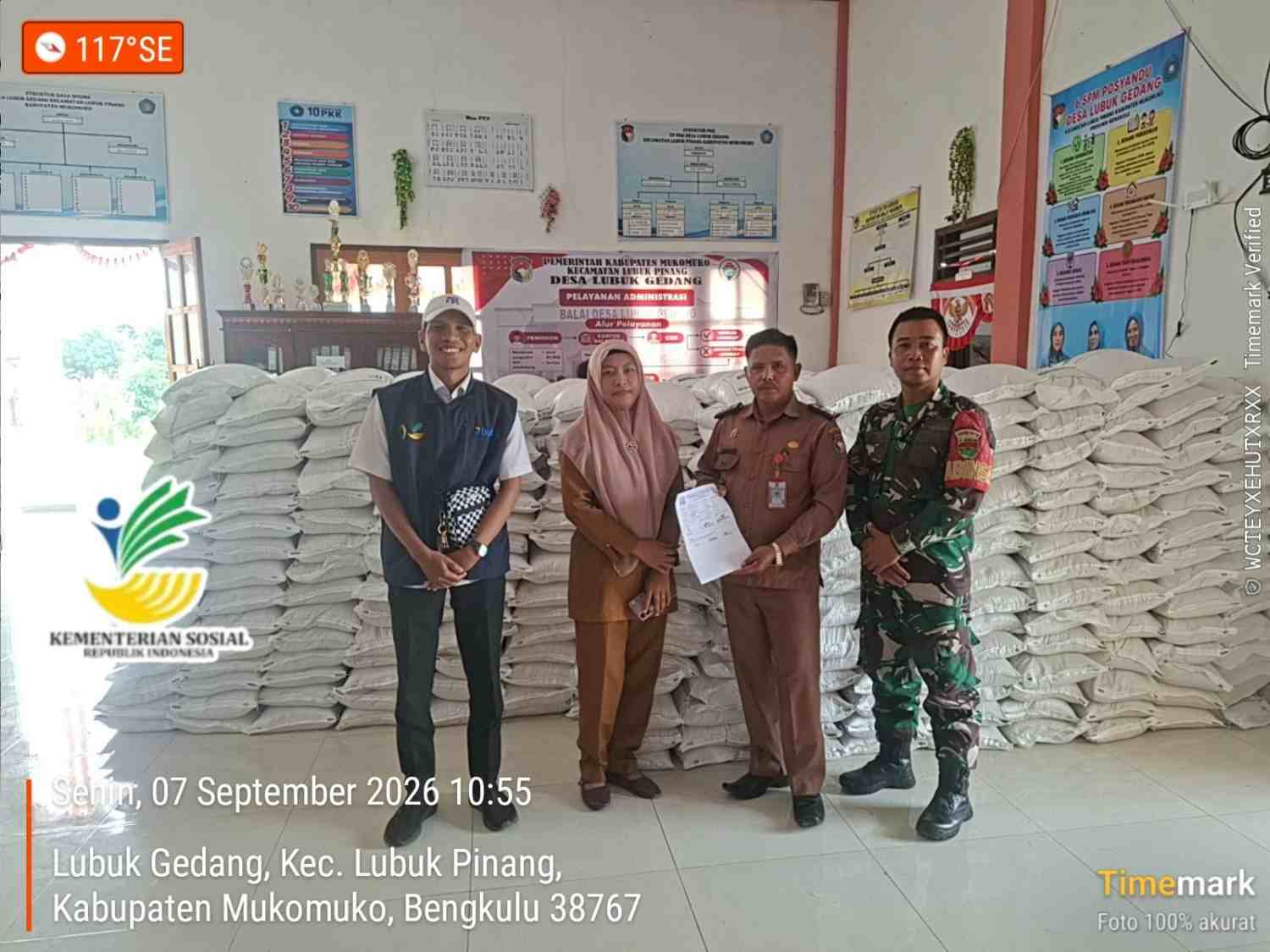 Ribuan KPM di Kecamatan Lubuk Pinang Dapat Bantuan Beras
