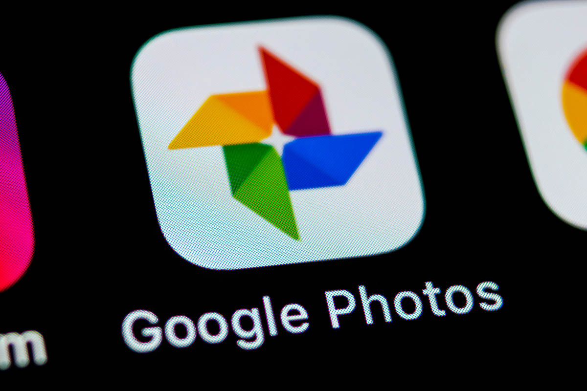 Google Photos Kini Bisa Mencari Koleksi Foto dengan Lebih Mudah