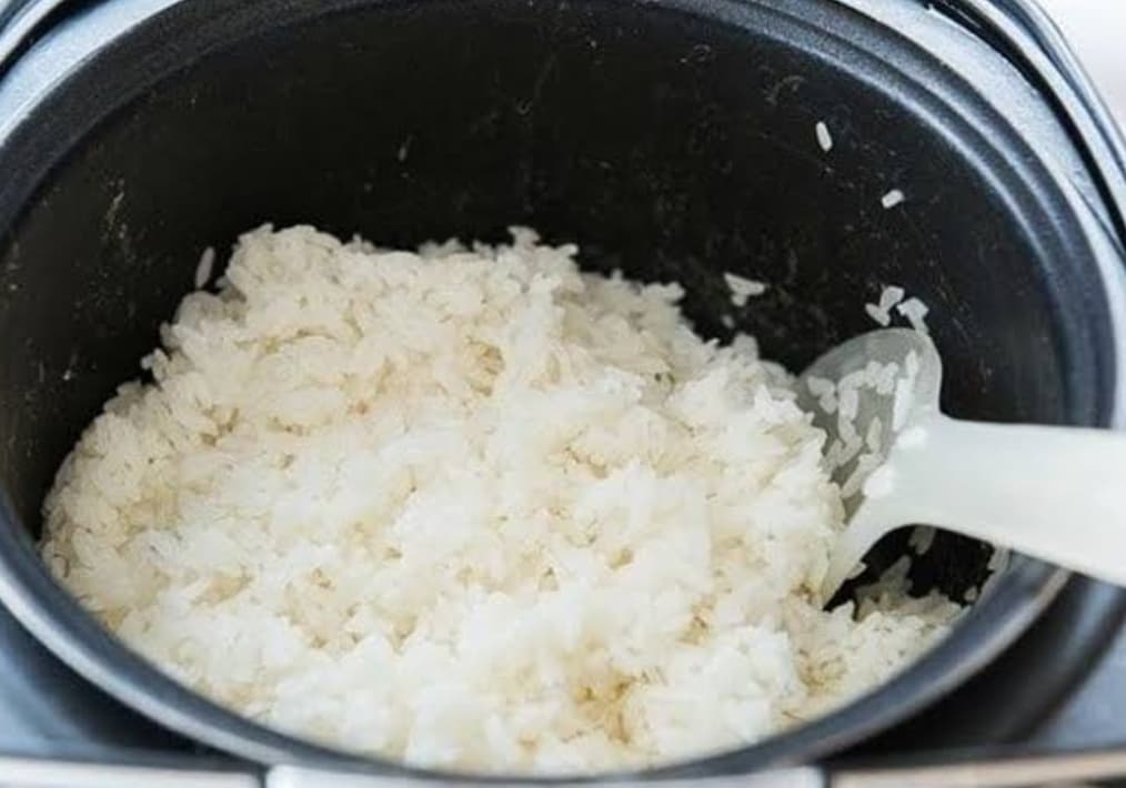 Cara Mengatasi Nasi Kering dan Berkerak Dalam Rice Cooker Mudah dan Dijamin Ampuh