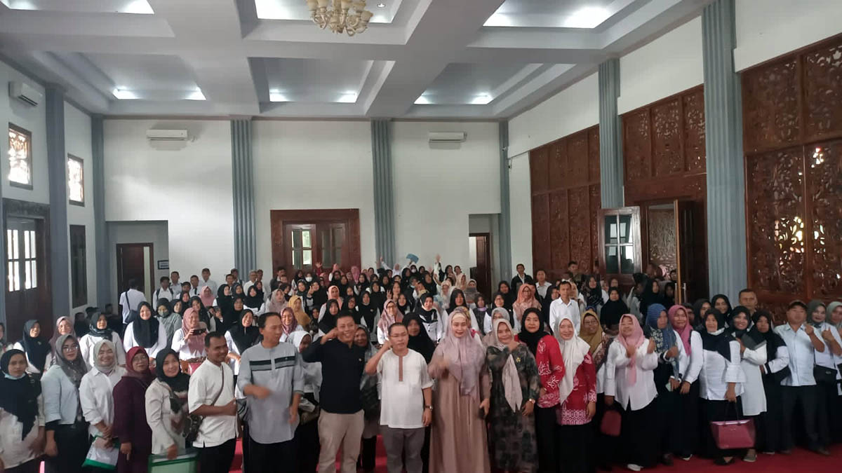 Bupati Harapkan Honorer Pemkab Mukomuko Aktif dan Melek Teknologi, Ini Alasannya