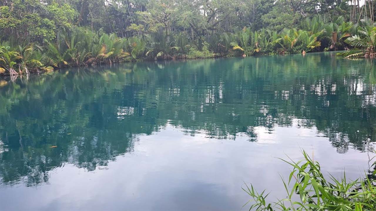 Bak Blau yang Airnya Jernih di Pulau Enggano dan Suasana Menyejukkan