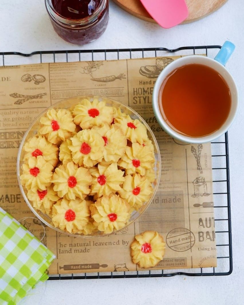 Kue Kering Tumbit Strawberry: Kreasi Manis dengan Sentuhan Segar Buah Strawberry