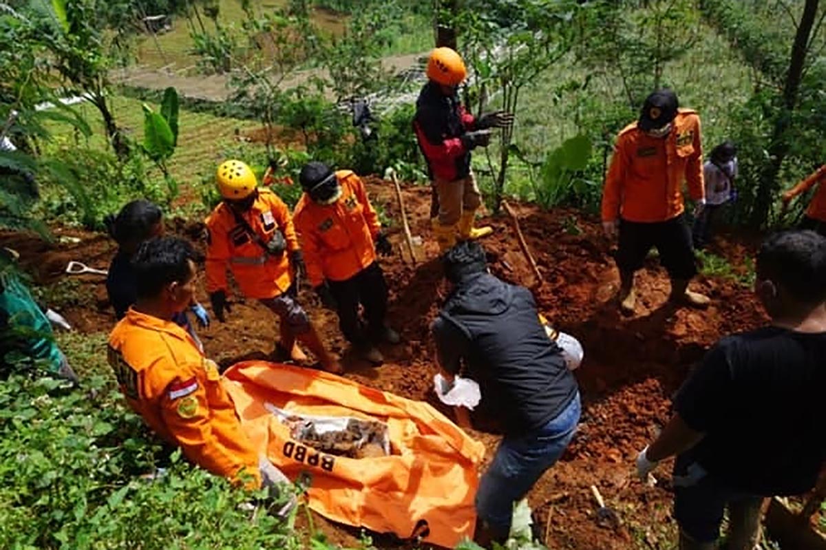 Dukun Pengganda Uang Bunuh 12 Orang, Ritual Misteri Botol Air Mineral