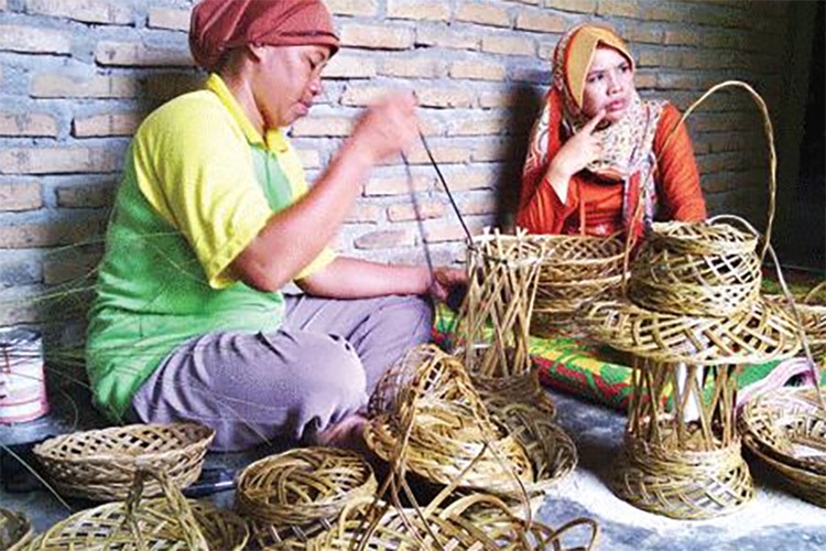 Lidi Sawit Dimanfaatkan Warga Riau Meningkatkan Ekonomi
