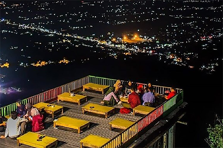 Wisata Malam di Jogja Terdapat Bukit Bintang Berkilau, Cocok Buat Pasangan Muda