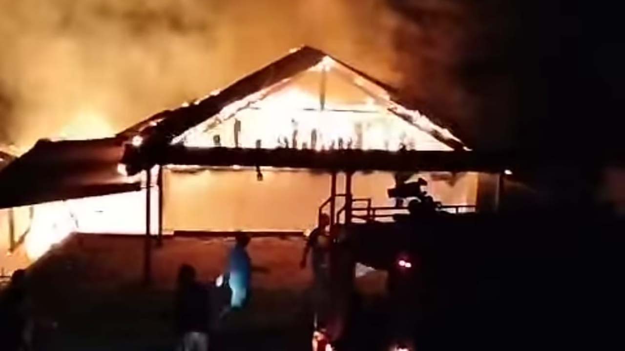 Gereja Rumah Ibadah Umat Kristen di Mukomuko Terbakar