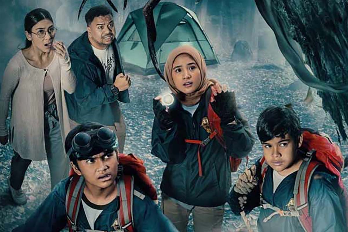 Sinopsis Film PETUALANGAN ANAK PENANGKAP HANTU, Kisah para Anak-Anak Berburu Hantu