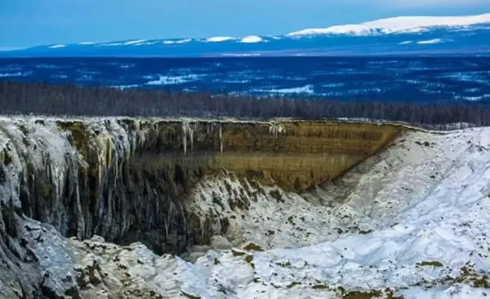 Kawah Batagay di Sebut Gerbang Dunia di Siberia Terus Bertambah Besar dan Lebar, Ini Penyebabnya