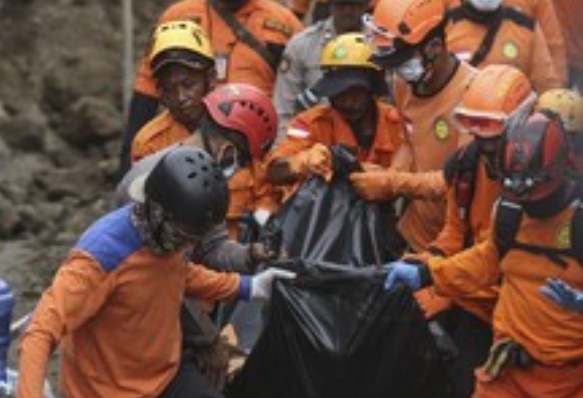 11 Pendaki Gunung Merapi Sumatera Barat Yang Meletus Meninggal, 12 Orang Belum Ditemukan